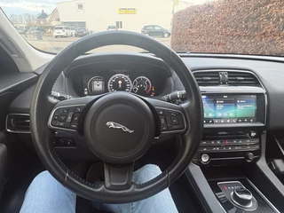Jaguar F-PACE – thumbnail 20