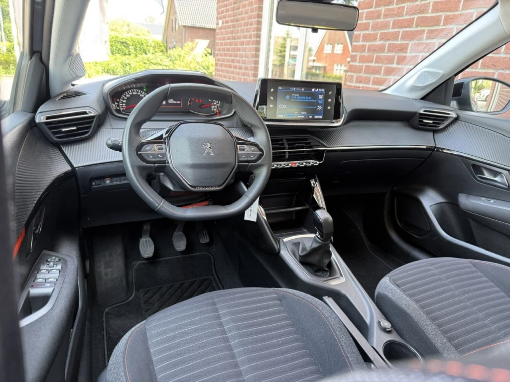 Peugeot 208 – foto 10
