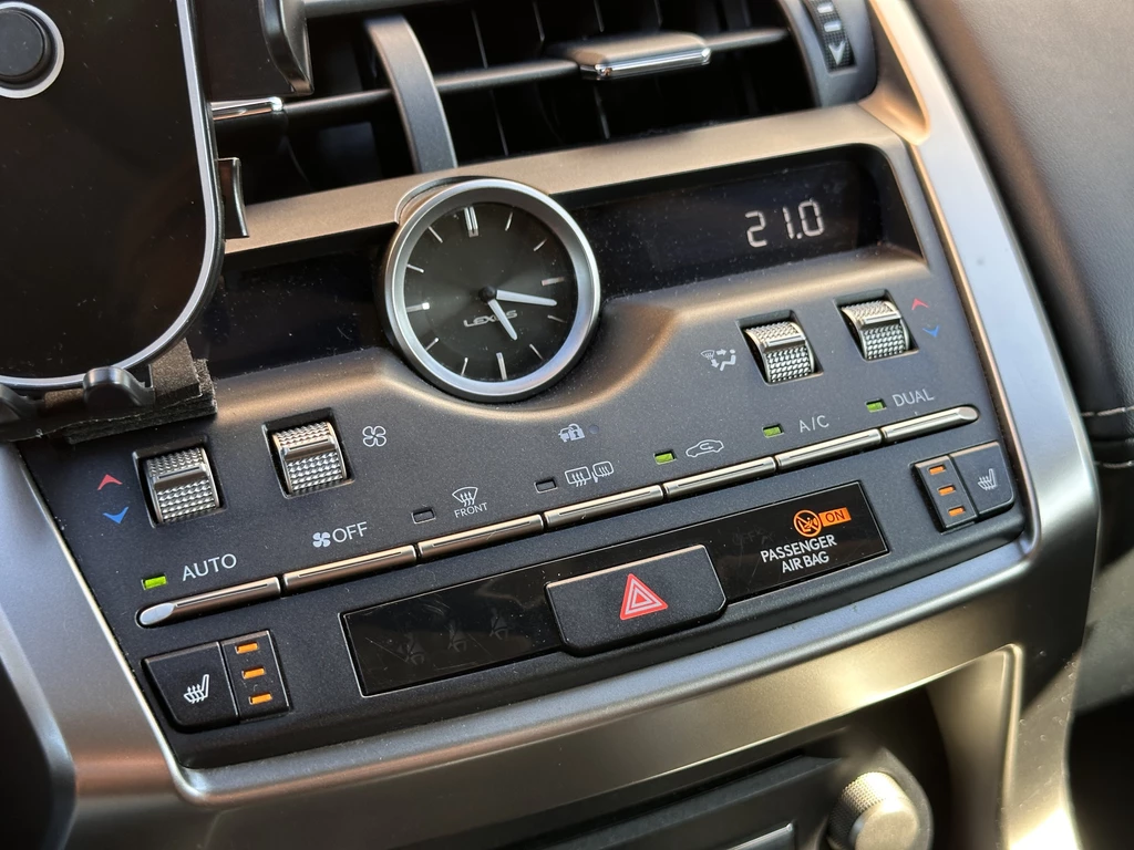 Lexus NX – foto 23