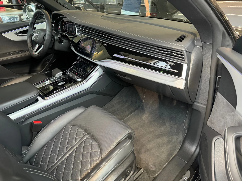 Audi Q8 – foto 12