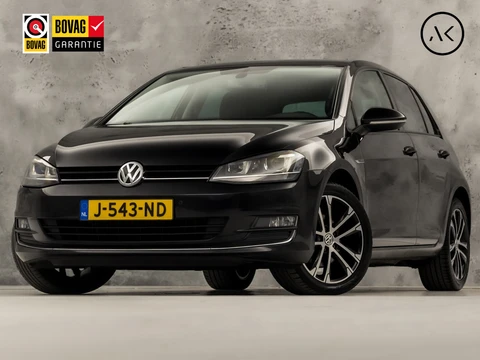 Volkswagen Golf 1.4 TSI Highline Sport 150Pk Automaat (NAVIGATIE, CLIMATE, STOELVERWARMING, XENON, GETINT GLAS, SPORTSTOELEN, PARKEERSENSOREN, LM VELGEN, TREKHAAK, NIEUWSTAAT)
