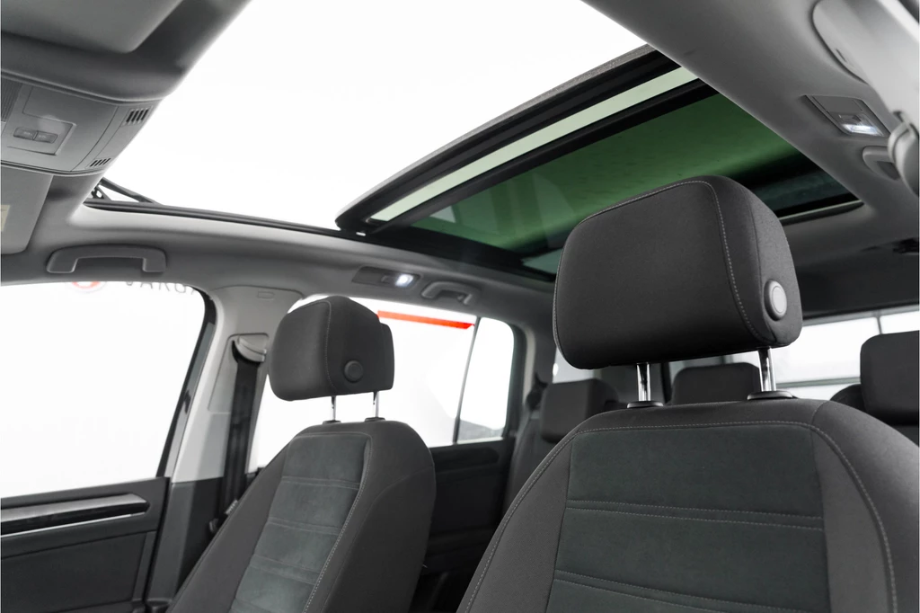 Volkswagen Touran – foto 11