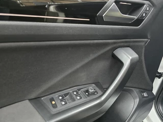 Volkswagen T-Roc – thumbnail 10