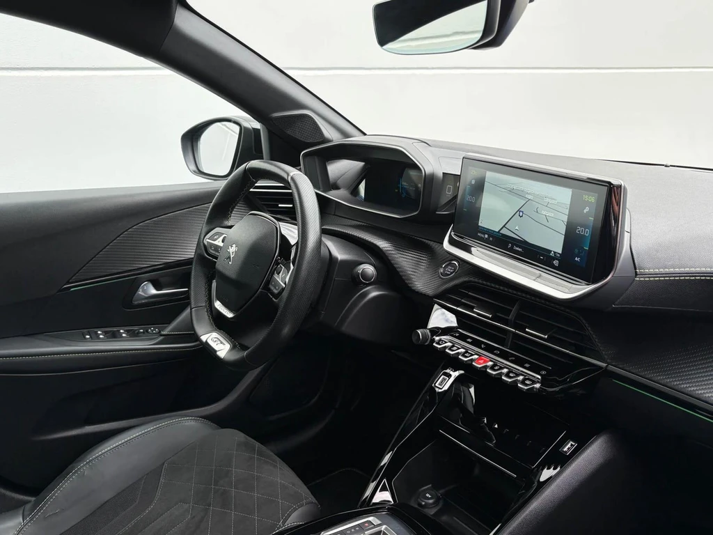 Peugeot e-208 – foto 26