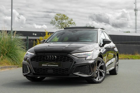 Audi A3 Sportback 40 TFSIe|Panoramadak|Camera|Diamond stitching|Stoel verw.|Sport stoelen|Keyless|