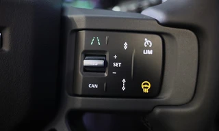 Land Rover Defender – thumbnail 27
