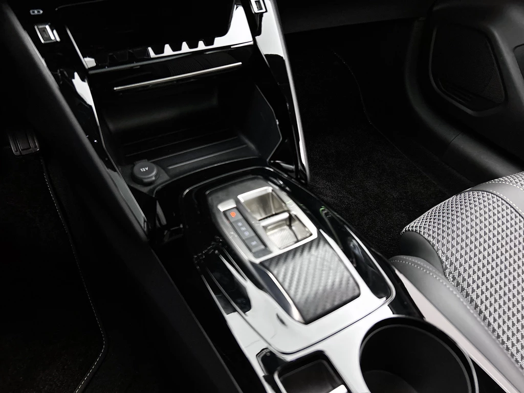 Peugeot 208 – foto 24