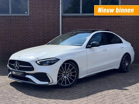 Mercedes-Benz C-Klasse 180 AMG Line Night BTW Pano Camera Stoelv Alcantara 19''