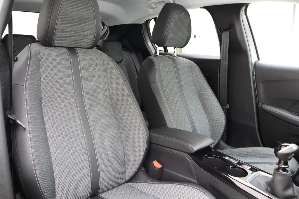 Peugeot 208 – foto 13