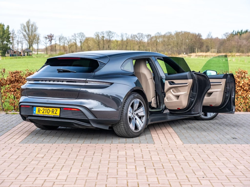 Porsche Taycan – foto 13