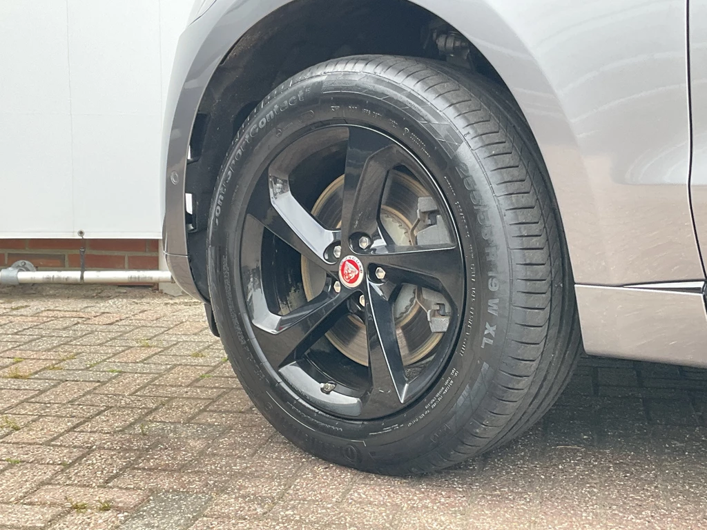 Jaguar F-PACE – foto 25