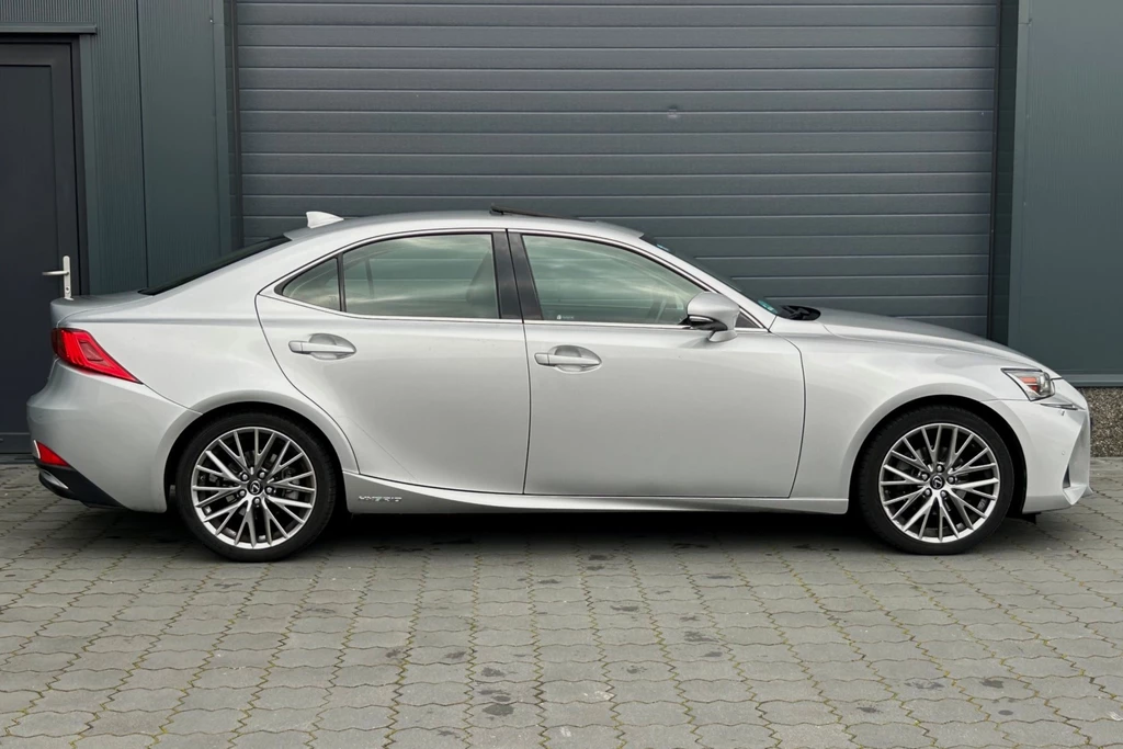 Lexus IS – foto 5