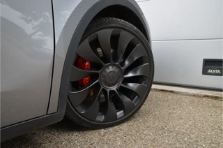 Tesla Model Y – thumbnail 9