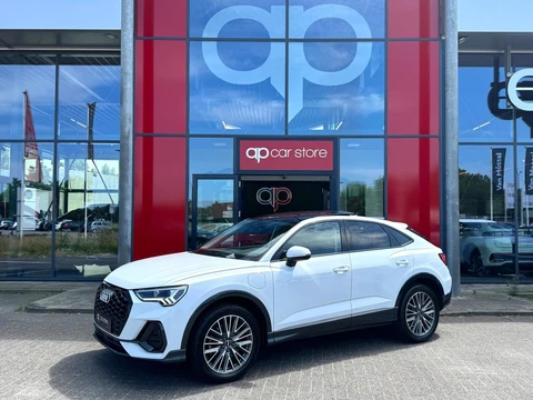 Audi Q3 Sportback 45 TFSI e S Edition | Panorama | Camera | Parksens | Adaptive Cruise | Matrix LED | Leder |