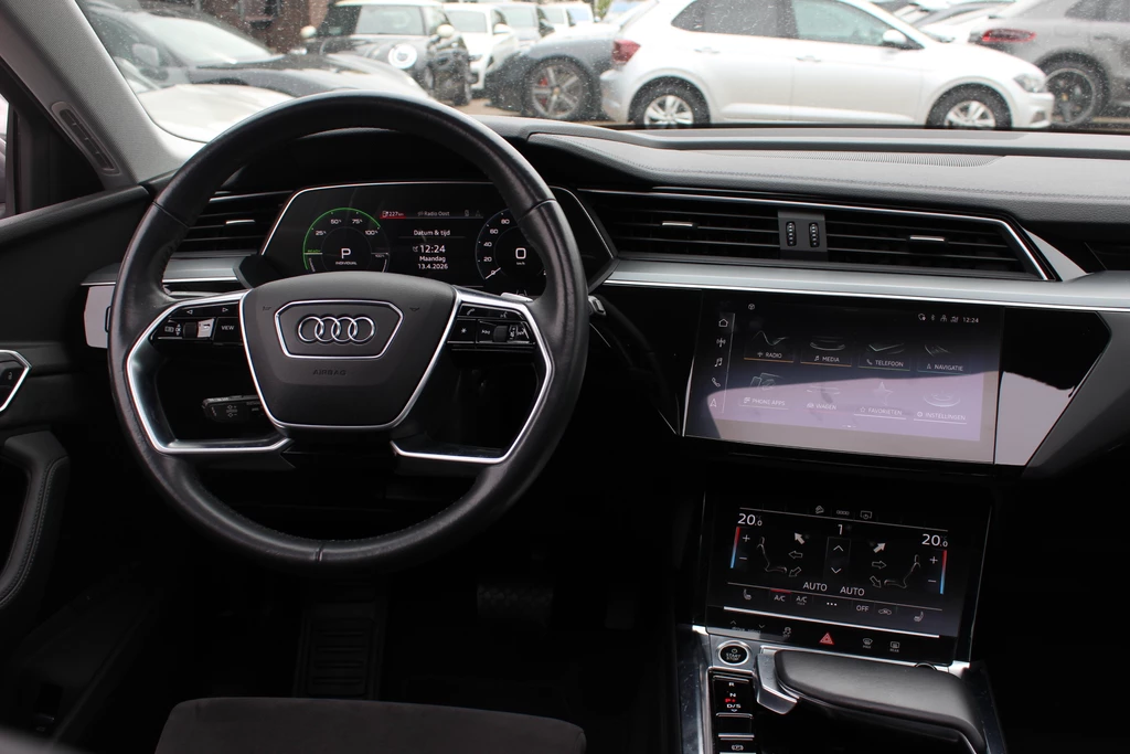 Audi e-tron – foto 12