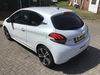 Peugeot 208 – thumbnail 2