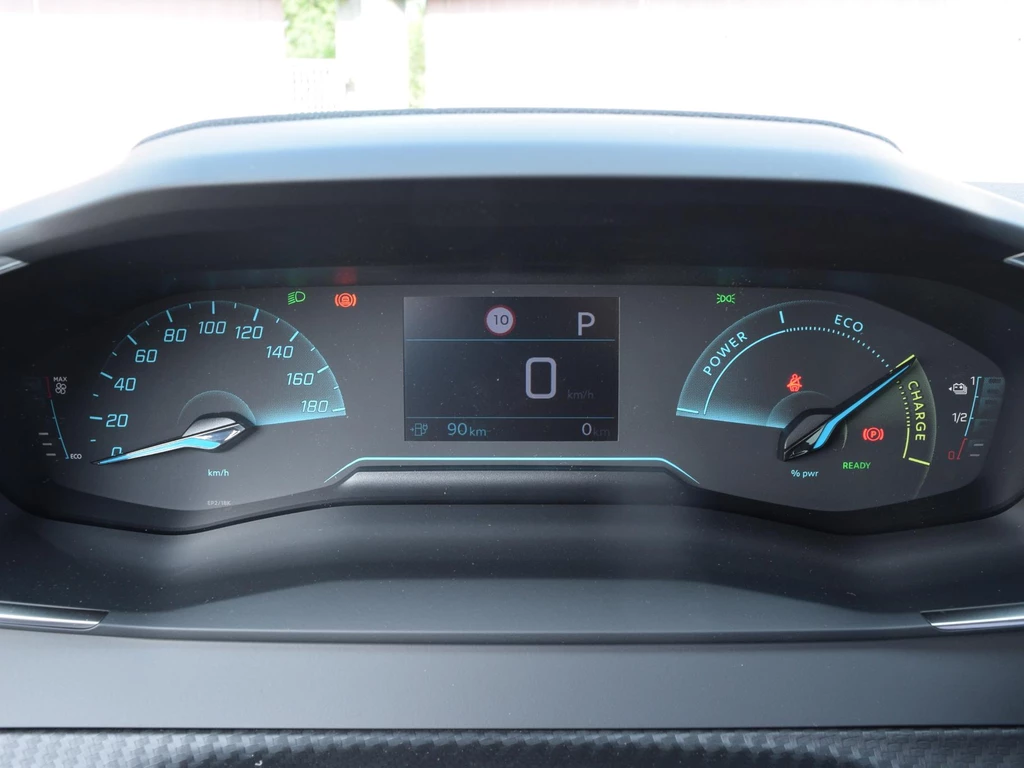 Peugeot e-208 – foto 8