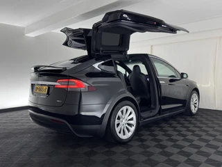 Tesla Model X – thumbnail 6