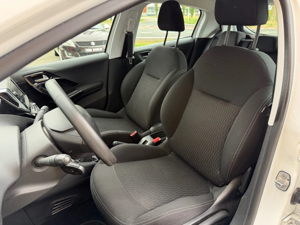 Peugeot 208 – foto 21
