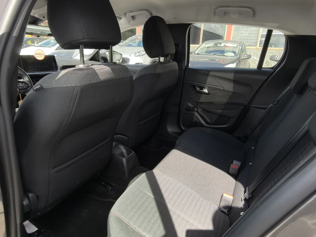 Peugeot 208 – foto 13
