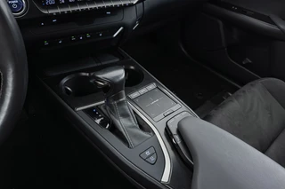 Lexus UX – thumbnail 32