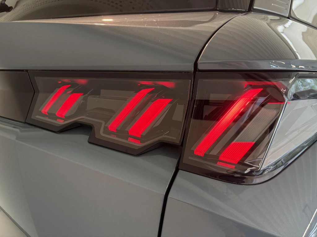 Peugeot e-5008 – foto 18