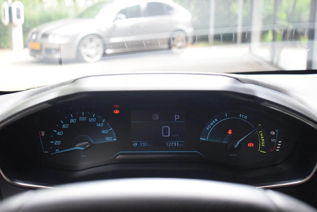 Peugeot e-208 – foto 15