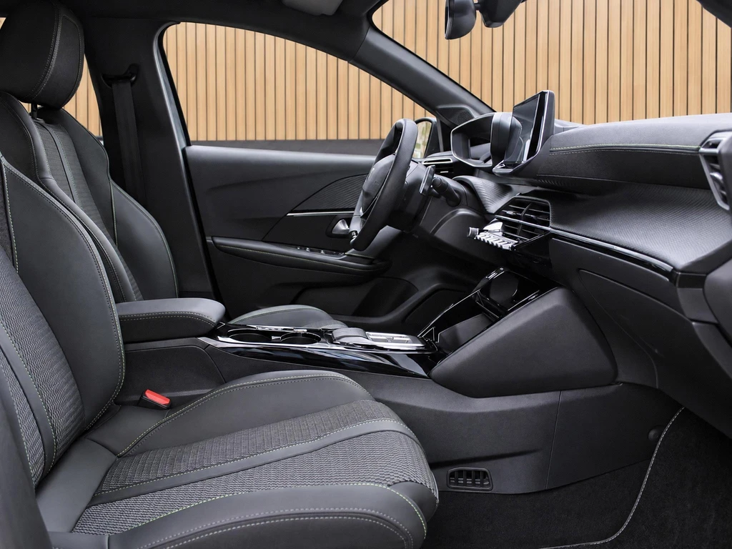 Peugeot 208 – foto 9