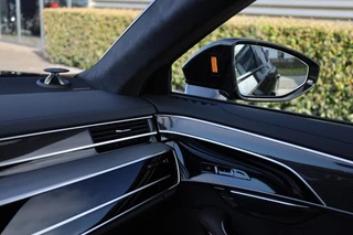 Audi S8 – thumbnail 49