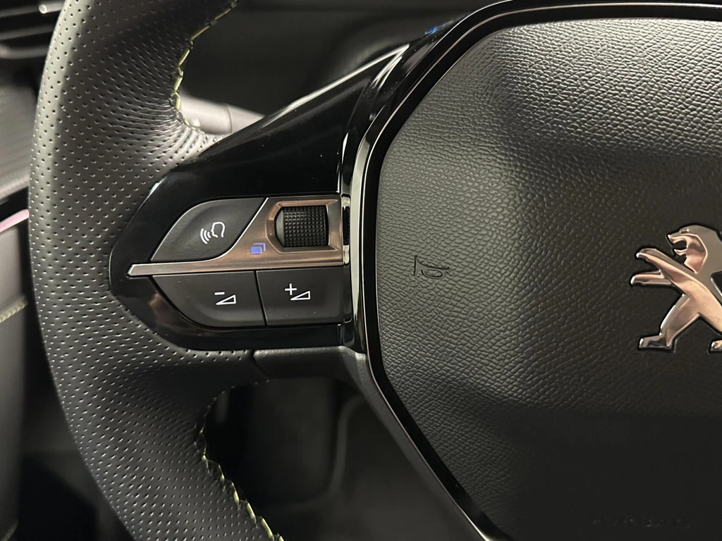 Peugeot e-208 – foto 17