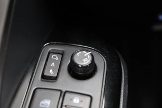 Toyota C-HR – thumbnail 33
