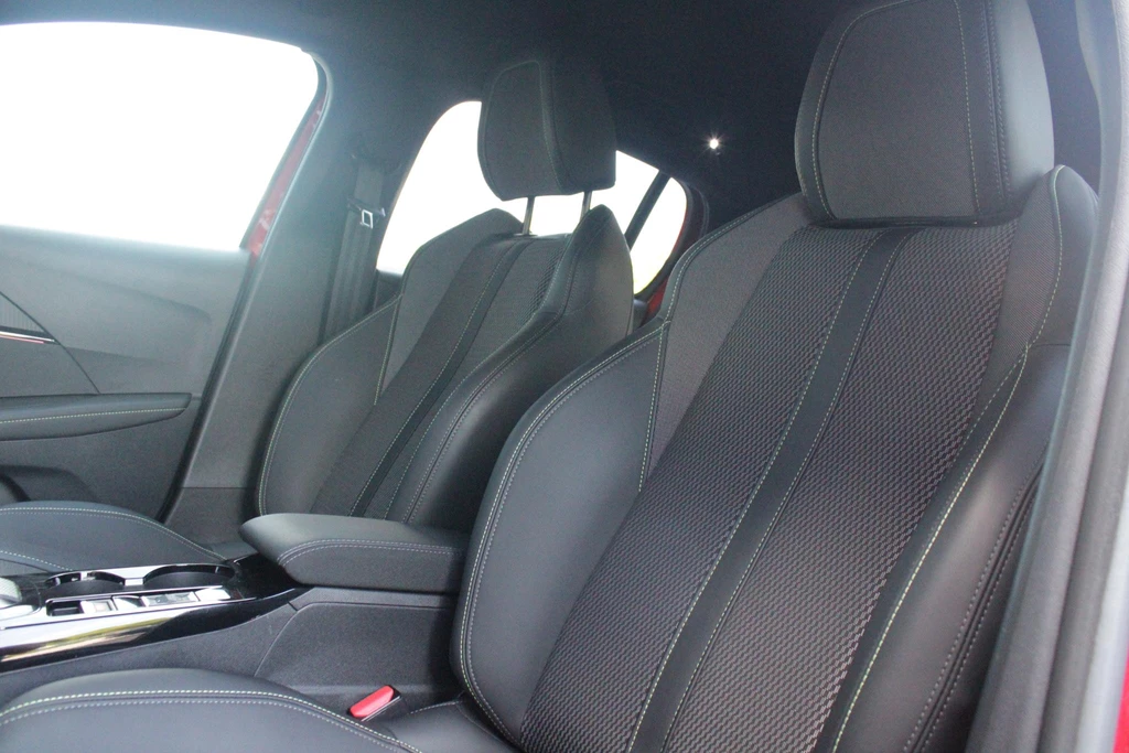 Peugeot 208 – foto 11