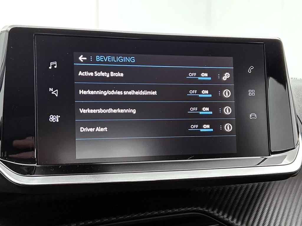 Peugeot 208 – foto 11