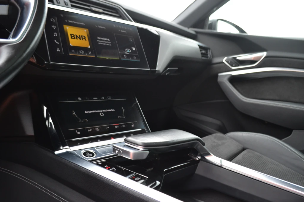 Audi e-tron – foto 16