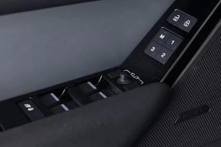 Land Rover Range Rover Velar – thumbnail 18