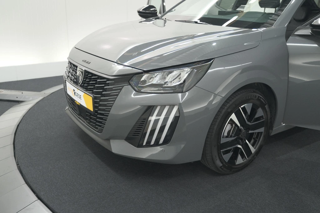 Peugeot 208 – foto 1