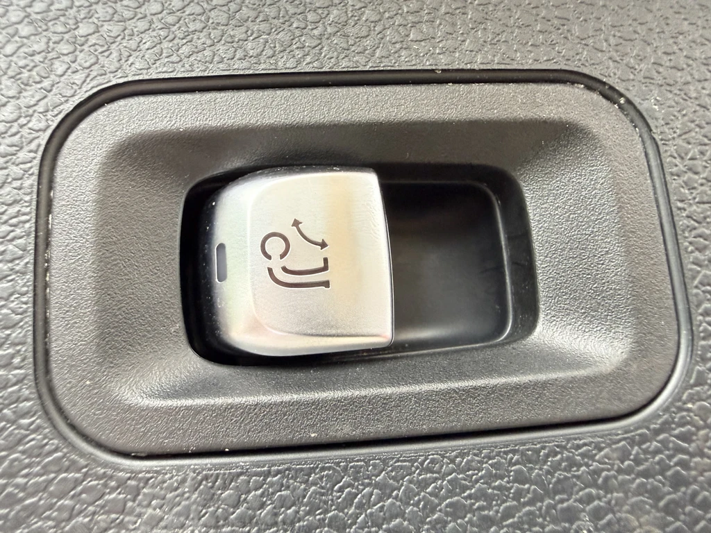Mercedes-Benz EQC – foto 27