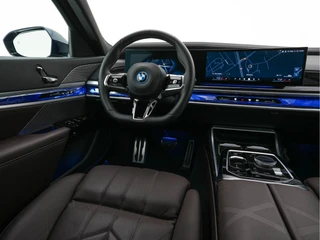 BMW i7 – thumbnail 8