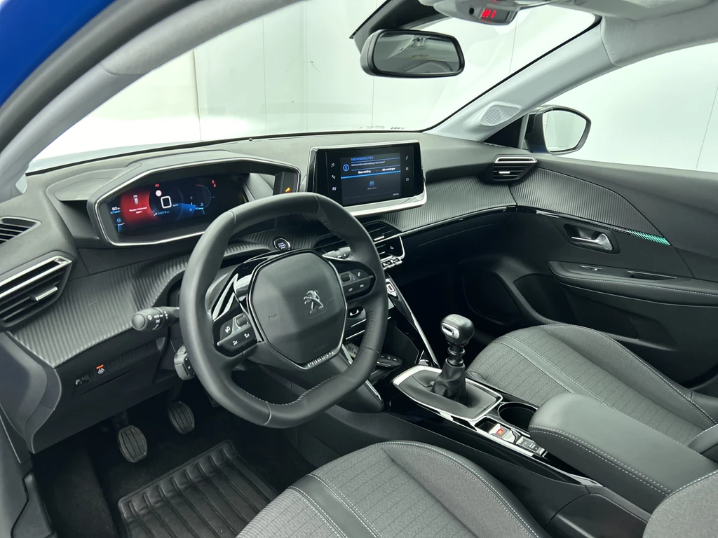 Peugeot 208 – foto 8