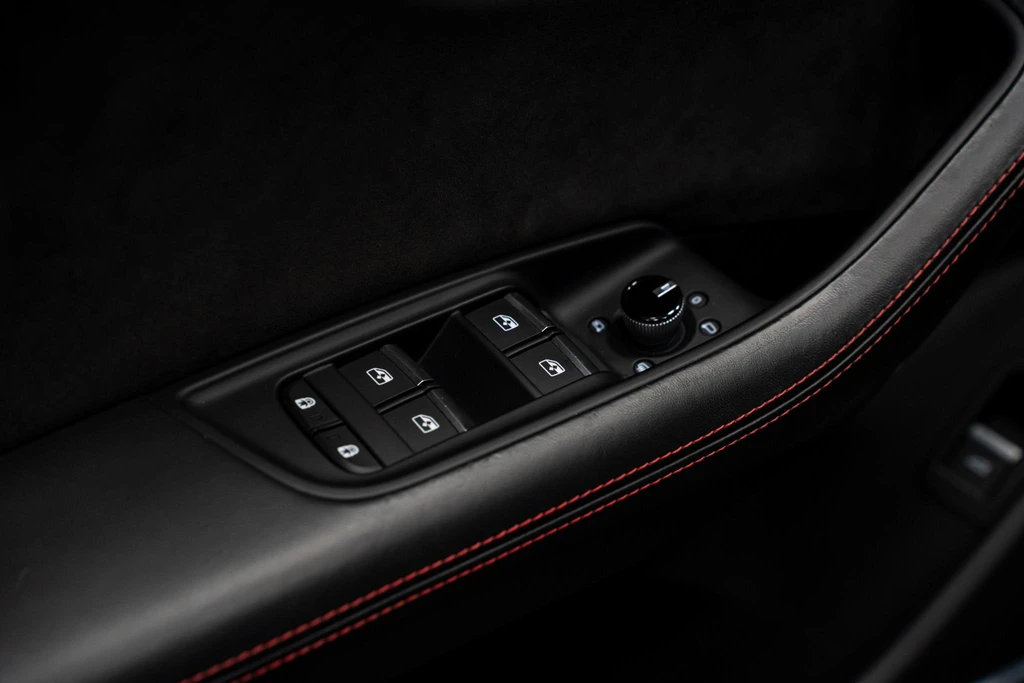 Audi RSQ8 – foto 33