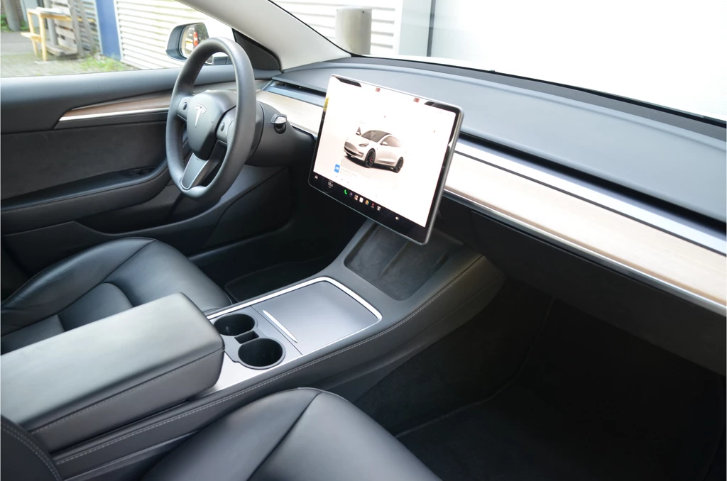 Tesla Model 3 – foto 11