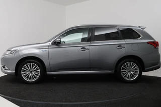 Mitsubishi Outlander – thumbnail 1