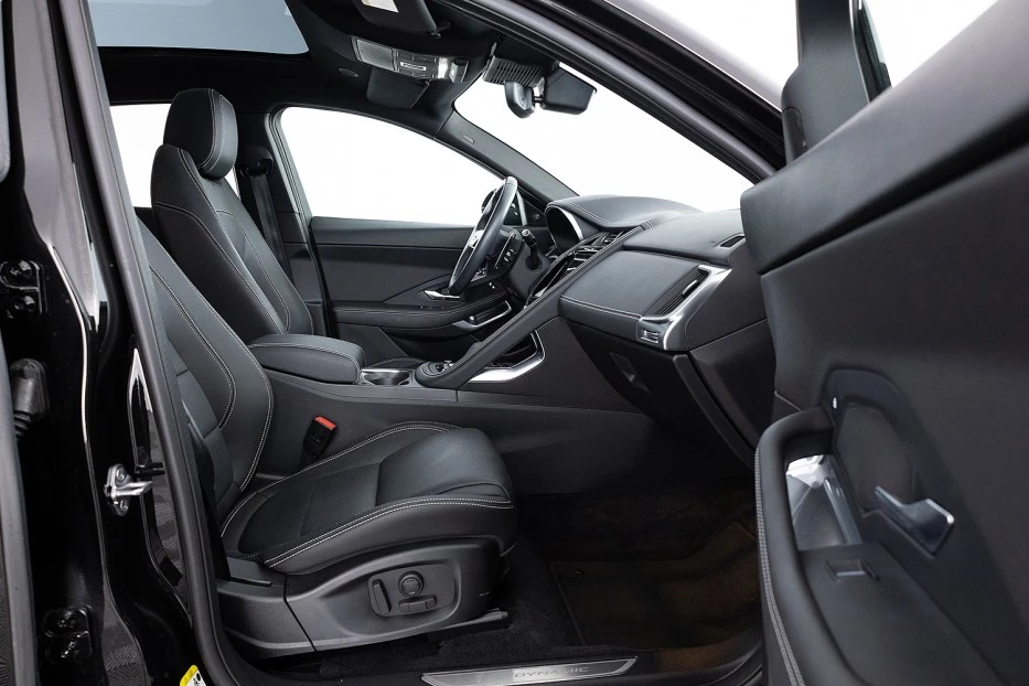 Jaguar E-PACE – foto 16