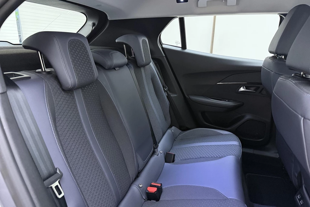 Peugeot e-2008 – foto 11