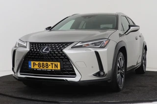 Lexus UX – thumbnail 3