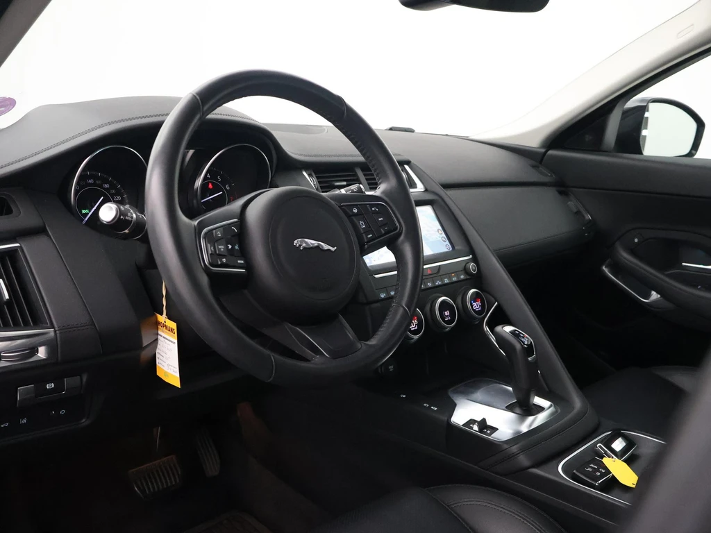 Jaguar E-PACE – foto 26