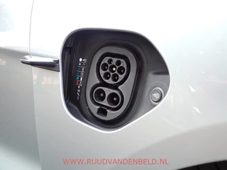 Porsche Taycan – thumbnail 42