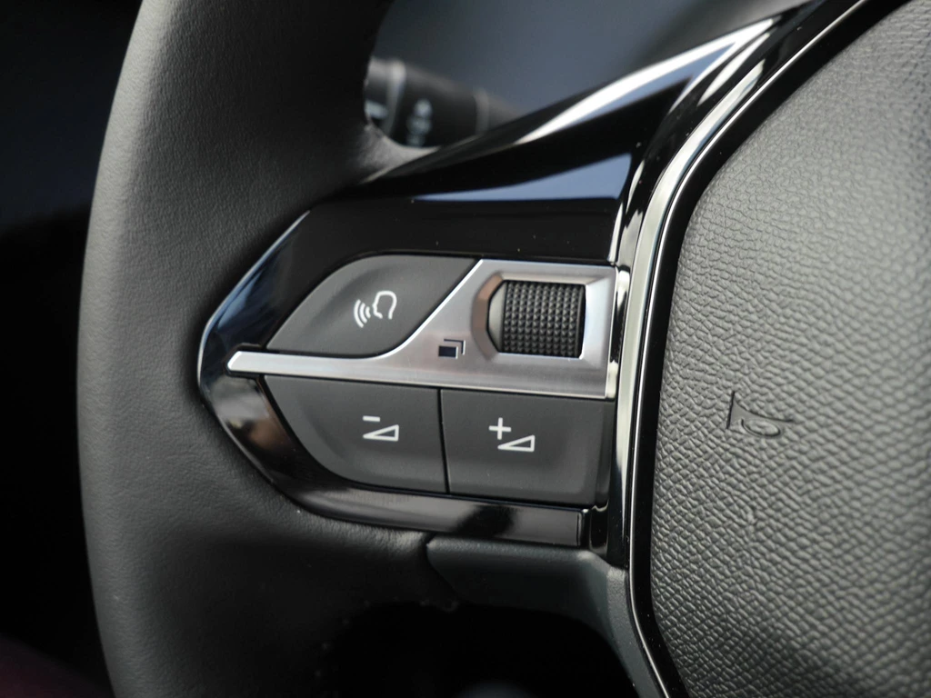 Peugeot 208 – foto 18