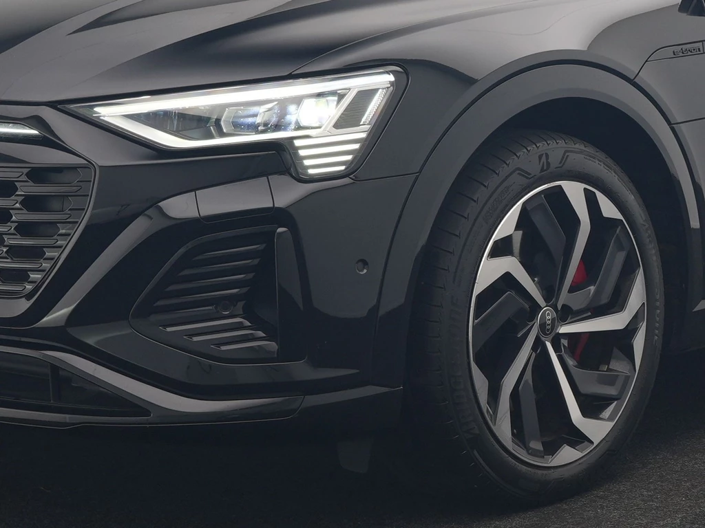 Audi Q8 Sportback e-tron – foto 16