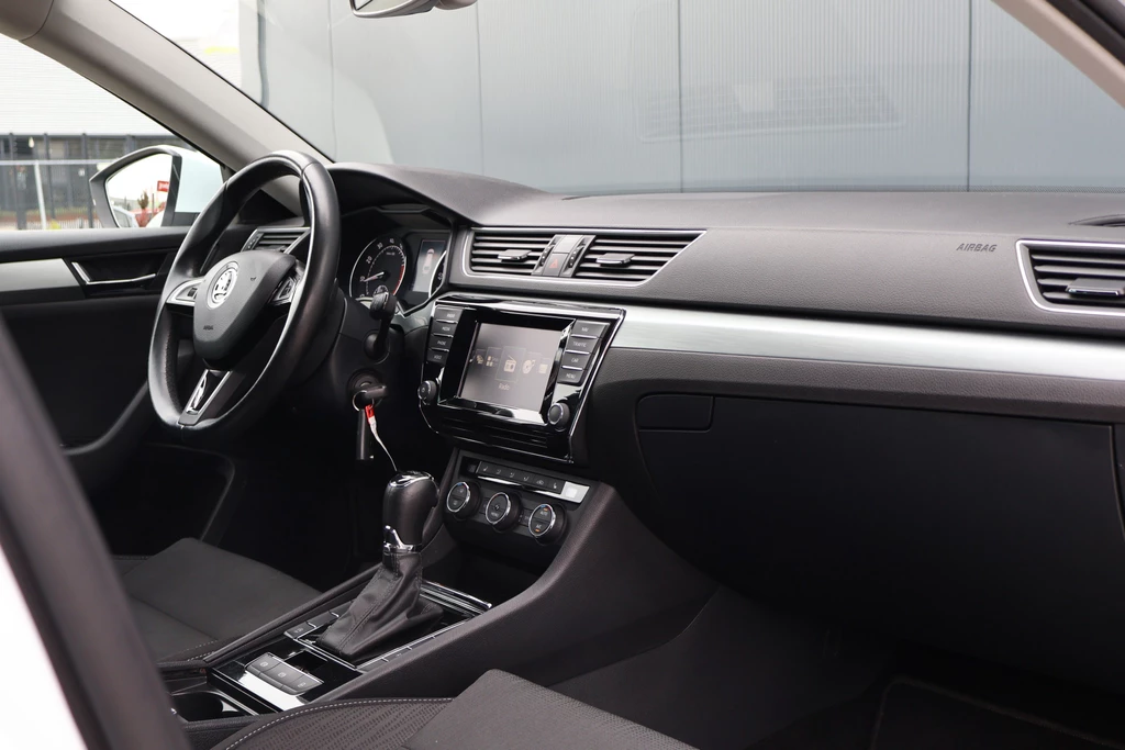 Škoda Superb – foto 15